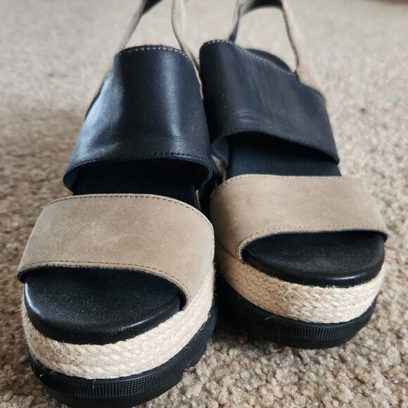 Sorel espadrilles wedge sandals, great condition, sz 10 - Picture 2 of 4